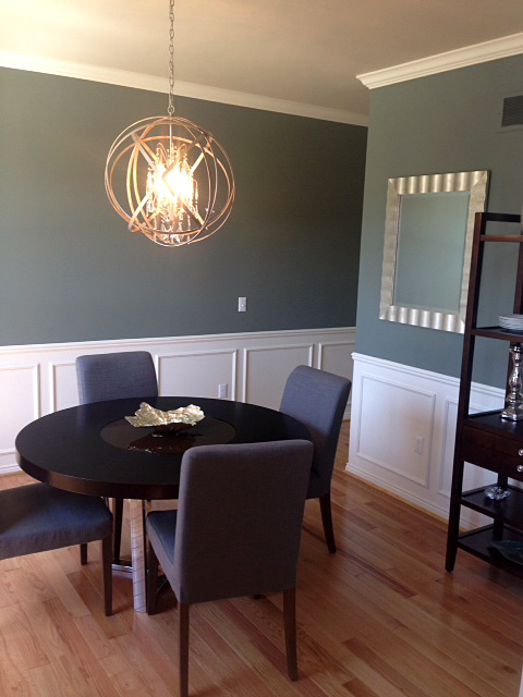 Dining room with wainscoting molding
