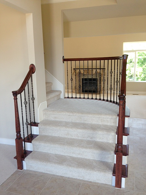 Staircase with a curved landing
